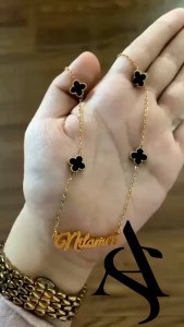 Kalung Nama Titanium Clover: Cocok untuk Acara & Tahan Lama