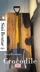 GROSIR Sekop Premium Crocodile Gagang Kayu – Alat Kuat dan Nyaman untuk Berkebun dan Konstruksi