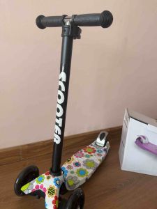 Xe trượt scooter 3 bánh có đèn phát sáng phong cách graffiti cực cool