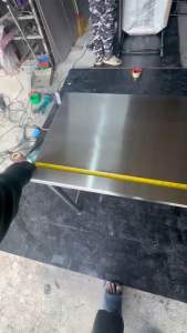 โต๊ะสแตนเลส เกรด304 แข็งแรง ทนทาน ขนาด50x110x75 ขาหมุนปรับระดับได้ งานไทย