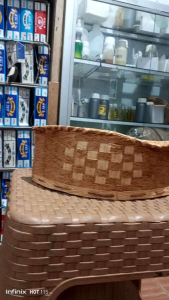 Peci Kulit Kayu Honai Motif Kerucut: Aksesoris Pesta Pria Formal