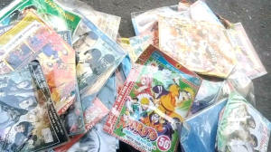 1kg đĩa DVD trưng bày còn trong bao khoảng 22 23 đĩa 1kg. Giá 1 kg