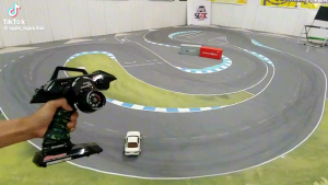 Xe điều khiển Drift Japan Legend AE86 1/18 4WD chuyên nghiệp phiên bản RC nâng cấp - xe điều khiển drift