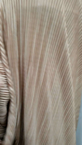 เกาหลี ผ้าพีส สีเบส หน้ากว้าง60"ส่วนผสมของโพลีและเรย่อนเนื้อพีสอัดแน่นสามารถปั่นเครื่องได้