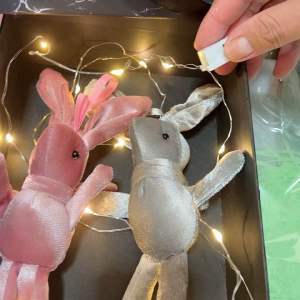 อูปกรณ์ตกแต่ง ของขวัญ กล่องของขวัญ วันเกิด flashing ไฟตกแต่งของไฟกระพริบ ของขวัญ แฟน กล่องเซอร์ไพส์ยาว 190 ชม ปรับไฟกระพริบได้