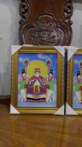 Khung hình bà mẹ sanh mẹ độ liễng kiếng khung gỗ vàng-sz 29x23cm