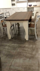 meja makan set 4 kursi.