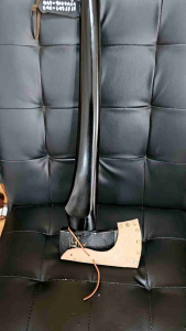 ขวานแมวมงกุฎ​สวีเดน​2.1/4ปอนด์​ใส่ด้ามไม้แก่นมะเกลือ​80cm.