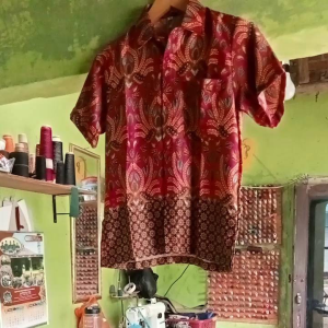 Kemeja batik anakBahan semi SUTRA Usia 9-12 tahunLembut dan nyaman