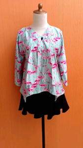 atasan wanita biru tosca motif flamingo S M cewek blouse vneck santai