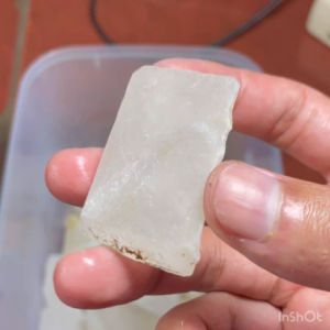 Bahan bongkahan batu akik asli Kucubung es milky unik langka