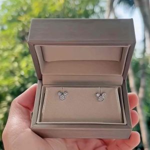 ต่างหูเพชรโมอีสรูปมิกกี้ ฝังเพชรขนาด10ตังค์ ตัวเรือนเงิน92.5%(D3006)