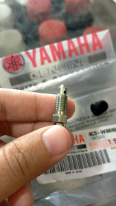 Baut Stelan Pembuangan Angin Kaliper Cakram Depan 4C9 Universal Original Yamaha Genuine Part