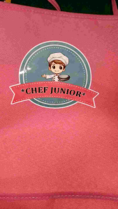 Celemek Anak Dan Topi Chef Plus Sablon Chef Junior Bisa Custom Nama Di Topi Koki / Apron dan topi koki Anak Dengan Sablon DTF