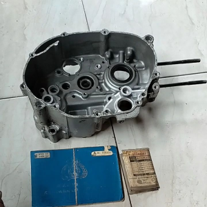 crankcase kalter kanan plus dokumen tembus suzuki RC 100 pnp RC 80 bravo crystal tornado
