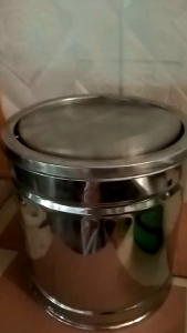 TEMPAT SAMPAH BULAT STAINLEES TUTUP SWING/GOYANG UKURAN 23X30