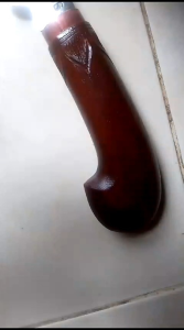 Pisau Ukir Sarung Kayu Merk Astar Super Tajam\\n\\n Apa Itu Pisau Ukir Sarung Kayu Merk Astar Super Tajam?\\n\\nPisau ukir sarung kayu merk Astar super tajam adalah alat yang dirancang khusus untuk membuat kerajinan tangan dari kayu dengan hasil optimal. Dengan desain elegan dan material berkualitas tinggi, pisau ukir ini menjadi pilihan yang tepat bagi para pengrajin profesional maupun pemula.\\n\\n Keunggulan Desain Elegan\\n\\nPisau ukir Astar dirancang dengan gaya yang menarik dan modern, sehingga tidak hanya fokus pada fungsi tetapi juga estetika. Ergonomi yang baik memastikan kenyamanan saat digunakan dalam jangka waktu lama, sementara bentuk yang ramping dan ringkas memudahkan pengguna untuk mengoperasikannya dengan presisi.\\n\\n Kualitas Material & Keawetan\\n\\nPisau ukir Astar terbuat dari bahan berkualitas tinggi, seperti baja tajam dan tangguh, serta handle kayu yang kuat dan tahan lama. Ini menjadikan pisau ukir ini sangat awet dan tahan lama, bahkan setelah digunakan berulang kali.\\n\\n Cara Menggunakan Pisau Ukir Sarung Kayu Merk Astar Super Tajam\\n\\nBerikut adalah beberapa tips penggunaan pisau ukir Astar:\\n\\n Tips Penggunaan Untuk Kerajinan Tangan\\n\\n1. Pastikan pisau ukir Astar sudah tajam sebelum digunakan. Jika perlu, tajamkan pisau menggunakan batu tajam atau mesin tajam.\n2. Gunakan pisau ukir dengan gerakan yang halus dan perlahan untuk mendapatkan hasil yang rapi.\n3. Jika perlu, gunakan klem atau pengikat kayu untuk memastikan kayu tetap stabil saat dipotong.\\n\\n Perawatan & Penyimpanan\\n\\nUntuk menjaga pisau ukir Astar tetap tajam dan awet, pastikan untuk membersihkannya setelah digunakan dan menyimpannya di tempat yang aman dan kering. Jangan biarkan pisau berada di tempat lembab atau berdebu, karena hal ini dapat merusak bahan dan mengurangi daya tajam.\\n\\n Kelebihan & Keunggulan Pisau Ukir Sarung Kayu Merk Astar Super Tajam\\n\\nBerikut adalah beberapa kelebihan dan keunggulan pisau ukir Astar:\\n\\n Efisiensi Waktu & Hasil Optimal\\n\\nDengan pisau ukir Astar, Anda dapat menyelesaikan proyek kerajinan tangan Anda dengan lebih cepat dan efisien. Pisau yang tajam dan presisi akan memudahkan Anda dalam membuat detail dan bentuk yang rumit pada kayu.\\n\\n Dapat Digunakan Untuk Berbagai Proyek Kerajinan\\n\\nPisau ukir Astar sangat fleksibel dan dapat digunakan untuk berbagai proyek kerajinan, mulai dari pembuatan patung kayu hingga pembuatan furnitur. Pisau ini juga cocok untuk pemula maupun profesional.\\n\\n Kesimpulan & Rekomendasi\\n\\nPisau ukir sarung kayu merk Astar super tajam adalah alat yang ideal bagi para pengrajin profesional maupun pemula. Dengan desain elegan, kualitas material yang tinggi, dan kemampuan untuk digunakan dalam berbagai proyek kerajinan, pisau ukir ini menjadi pilihan yang tepat untuk mendapatkan hasil optimal dalam waktu singkat.\"\n}