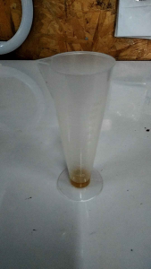 01717 ถ้วยตวงน้ำมัน กระบอกตวงน้ำมันเครื่อง  ตวงน้ำมันเครื่อง ถ้วยตวงน้ำมันเครื่องตัดหญ้า 100 CC ถ้วยตวงน้ํามัน ถ้วยตวงน้ำมันเครื่อง - Lazada