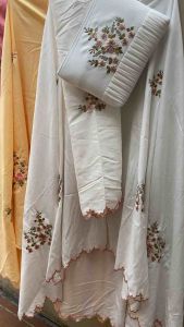 Mukena Katun Sutra Adem: Pilihan Ideal untuk Semua Usia