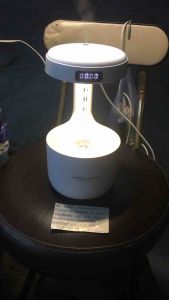 เครื่องทำความชื้น เครื่องพ่นไอนำ้อโรม่า หยดน้ำต้านแรงโน้มถ่วง #มือสอง# สภาพใหม่ ใช้งานได้ปกติ ไม่มีกล่อง  ตัวเครื่องกับสายชาร์จ