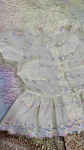 เสื้อลูกไม้เด็ก รุ่นแมทภีรนีย์ (ได่เสื้ออย่างเดียว)สีครีม