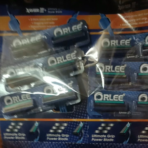 ( 1 Lembar ) Cukuran Jenggot 3 Mata Pisau Isi 24 Pcs
