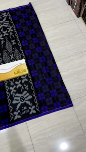 SARUNG LAMRI KDT/KOTAK-KOTAK