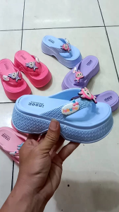 New Sandal Jepit Anak Perempuan Labubu Sandal Tebal Kekinian Ringan Nyaman Di Pakai Anti Slip Fashion Anak