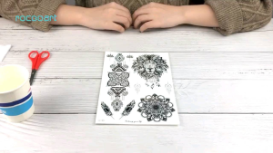 1 Lembar Kecil Tato Temporer Temporary Tatoo Seri A Tulisan Kecil Motif Acak Random Tidak Bisa Pilih