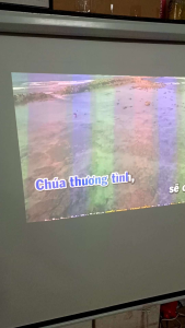 Thanh lý Máy chiếu Casio xj-M141.chi dùng xem phim phòng tối.