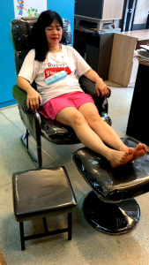 เก้าอี้ร้านนวด ปรับเอนได้ รับน้ำหนักได้ 120กิโล + ที่วางเท้า + เก้าอี้หมอ ( ได้รับสินค้า 3ชิ้น ) ทางร้านจะประกอบให้เรียบร้อยพร้อมใช้งาน เก้าอี้นวด เก้าอี้นวดนัก - Lazada