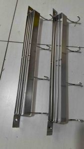 Kệ Inox Cài Dao Thớt Có Móc Treo Tiện Dụng