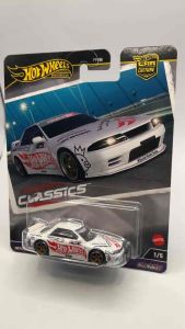 Hot Wheels Premium Modern Classics Nissan Skyline GT-R (R32) Pandem Metal Metal 1/5