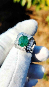 Natural Untreated Tanzania Tsavorite garnet 4.73 carat silver handmade ring