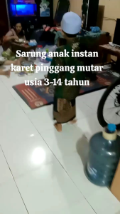 Sarung Anak Instan Laki-Laki Karakter Font Sholat untuk Usia 3-14 Tahun