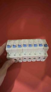 MCB Schneider Biru 25A Ampere