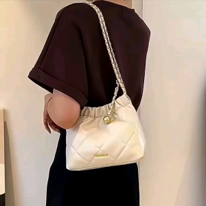 Tas Fashion Wanita 2024: Tas Shoulder Bag Import & Tas Wanita Kekinian