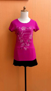 atasan kaos wanita ungu pink GUESS cewek M L lengan pendek blouse santai remaja dewasa