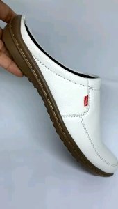 Sepatu Selop Putih Pria Terbaru  - Bahan Premium - Adika Store 1