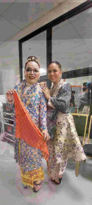Kebaya Sulam Nyonya Embroidery Traditional Hand Made Special Design 2025 Limited Edition (L)