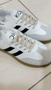 Sepatu Sneakers Wanita Import Kekinian Berkualitas tinggi Sepatu Perempuan Olahraga Sekolah Sepatu Sport Wanita Kets C601