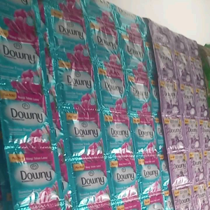 Downy Varian Biru muda ( 12 sachet )