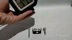 Lampu Cwl 3 Mata Plus Ring: Pencahayaan Eksterior Modern & Tahan Lama