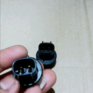 Socket fitting lampu senja lampu depan mobil kejang kapsulsirioninnova 2004 2006 2008 ori Ichikoh