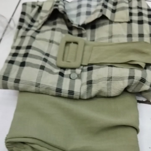 Setelan Celana Wanita: Ukuran & Bentuk yang Cocok