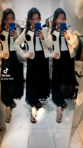 Desain Fashion Modern: Pakaian Wanita Elegan dalam Dressfashion Putih Hitam