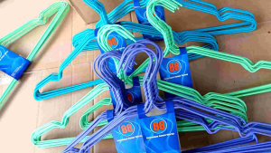 Promo Hanger Baju Kawat Warna Set Isi 10 Pcs Anti Karat