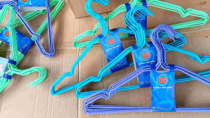 Promo Hemat 1 Set 10Pcs Hanger Kawat Warna Spesial Hanger Gantungan Baju