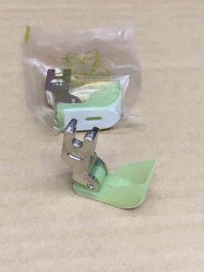 Chân vịt chần bông nhựa 2 da dùng cho máy công nghiệp