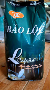 sỉ 10gói cà phê pha phim bảo lộc gói1kg đặc biệt chuẩn gu đậm thơm sánh béo hậu thơm ngon chuẩn gu đậm.đơn từ 40goi tặng1gói
